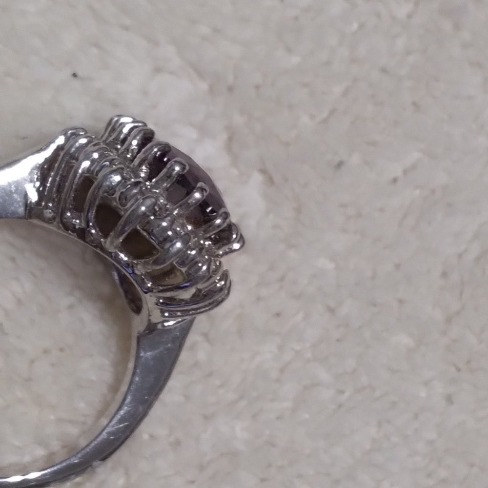 LARGE PINKISH.PURPLE STONE RING - Picture 4 of 4